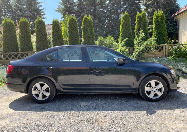 Skoda Octavia cena 29300 przebieg: 253477, rok produkcji 2014 z Wieliczka małe 497